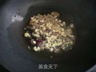 爆炒茧蛹的做法步骤：3