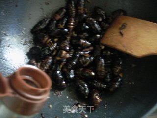 爆炒茧蛹的做法步骤：6