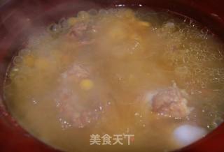 豌豆炖筒子骨汤的做法步骤：4