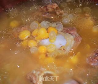 豌豆炖筒子骨汤的做法步骤：5