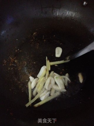 青椒炒五花肉的做法步骤：5