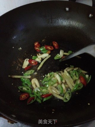 青椒炒五花肉的做法步骤：6