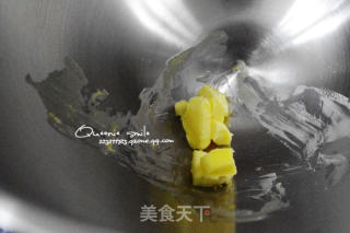 白白胖胖的洋葱鲑鱼面包的做法步骤：1
