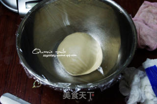 白白胖胖的洋葱鲑鱼面包的做法步骤：3