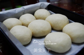 白白胖胖的洋葱鲑鱼面包的做法步骤：4