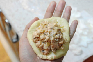 白白胖胖的洋葱鲑鱼面包的做法步骤：6
