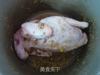 盐焗鸡的做法步骤：2