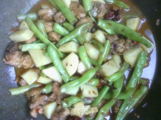 百变土豆——土豆烧鸡腿的做法步骤：9