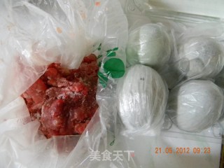 皮蛋瘦肉粥的做法步骤：1
