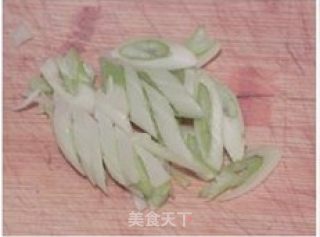 黄花菜炒木耳的做法步骤：3