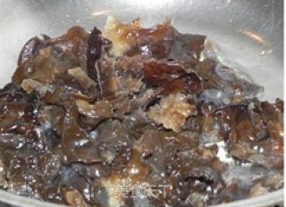 黄花菜炒木耳的做法步骤：6