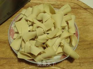 豆腐皮烧鸡块的做法步骤：3