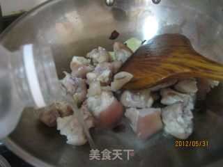 黄笋煨猪蹄的做法步骤：5