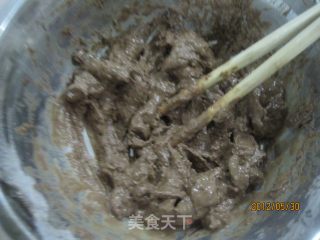 巧克力杯装蛋糕的做法步骤：2