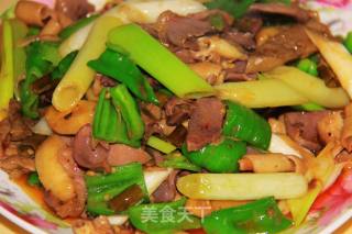 泡椒炒鸡杂的做法步骤：9