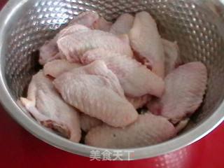 烤鸡翅的做法步骤：1