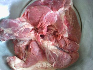百变土豆——红烧肉的做法步骤：1