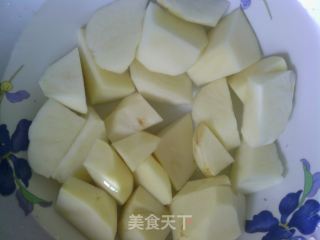 百变土豆——红烧肉的做法步骤：2