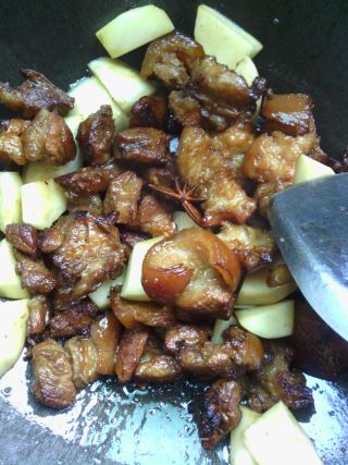 百变土豆——红烧肉的做法步骤：15