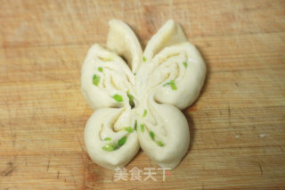 葱香花卷的做法步骤：10