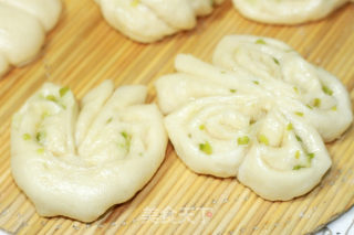 葱香花卷的做法步骤：16