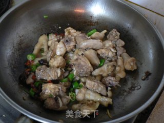啤酒炖菌菇鸡块的做法步骤：12