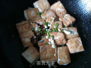 小葱煎豆腐的做法步骤：8