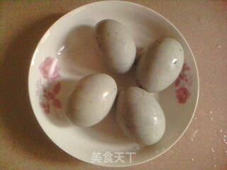 凉拌皮蛋的做法步骤：1
