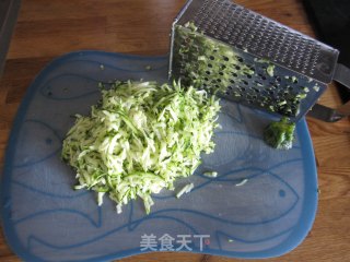 咖喱西葫芦饼的做法步骤：1