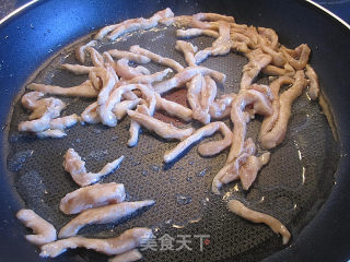 鸡肉丝炒青红椒腰果的做法步骤：5
