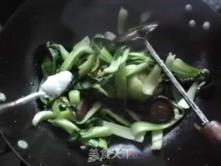 香菇青菜的做法步骤：5