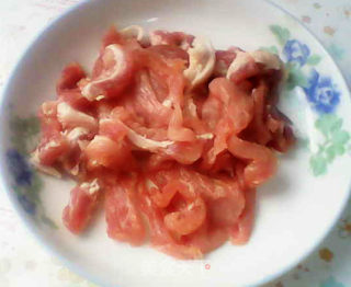 西兰花炒肉片的做法步骤：1