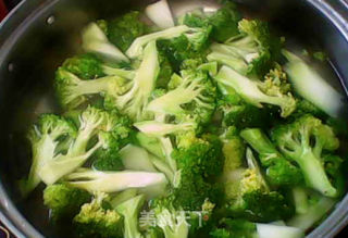 西兰花炒肉片的做法步骤：6