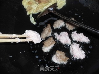 杏鲍、木耳烧双荤的做法步骤：3