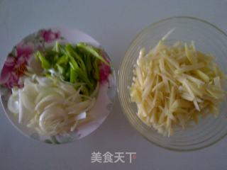 根根分明土豆丝的做法步骤：2