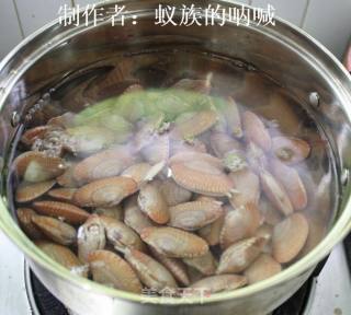 豉汁炒花甲的做法步骤：2