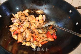 豉汁炒花甲的做法步骤：6