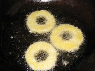 香炸苹果圈的做法步骤：6