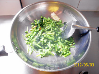 【美食之春交响曲】——绿意献鲜《咸菜毛豆豆瓣酥》的做法步骤：7