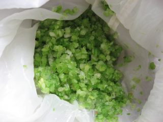 芹菜牛肉包的做法步骤：5