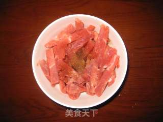 榨菜炒肉丝的做法步骤：2