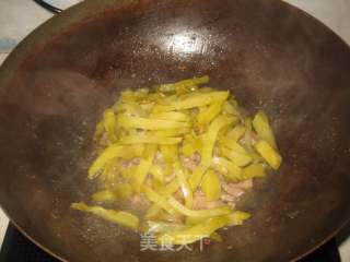 榨菜炒肉丝的做法步骤：6