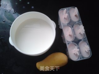 酸奶芒果冰棒——健康的美味的做法步骤：1