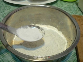 鸡蛋灌饼的做法步骤：2