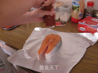 锡箔煎三文鱼的做法步骤：2