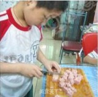 餐肉毛毛虫的做法步骤：2