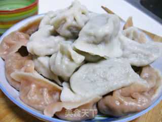 酸菜饺子的做法步骤：16