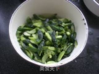 油黄瓜的做法步骤：4