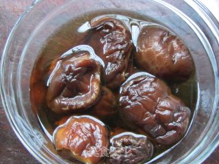 香菇快炒青菜的做法步骤：2