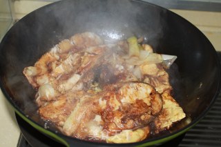 家常烧鲢鱼的做法步骤：7